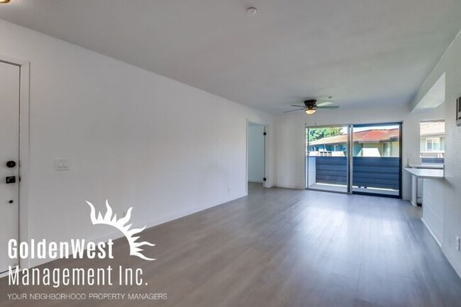 Building Photo - Fantastic 2Bdm 1 Ba Condo Ideally Located ...