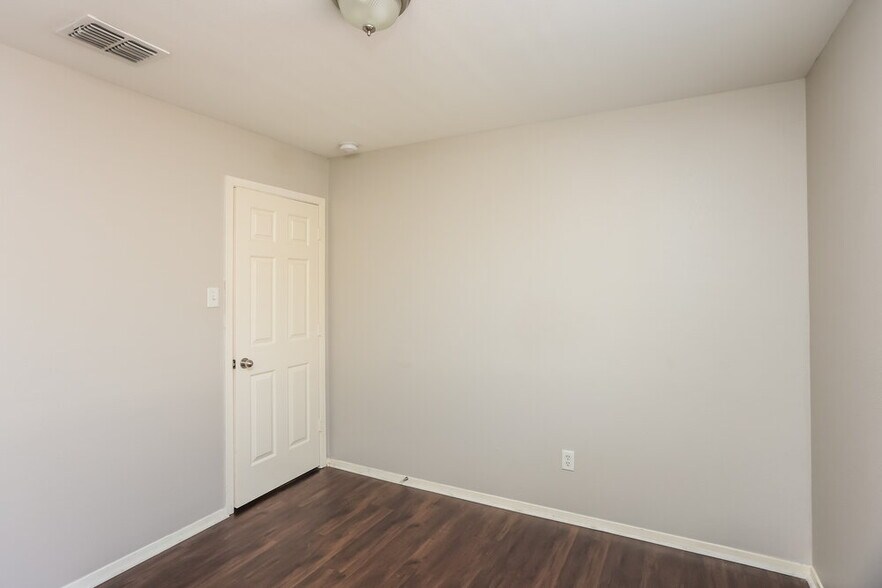 Building Photo - 6624 Cantata Ct