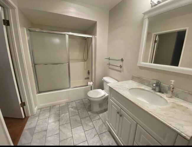 Building Photo - 2250 24th St