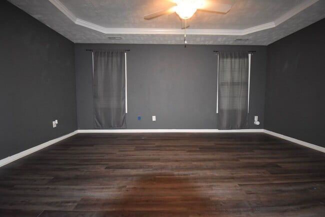 Building Photo - Coming Soon! 3 Bedroom 2 Bathroom- Pets Considered