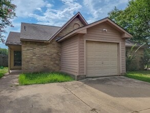 Building Photo - 17423 Ranch Country Rd