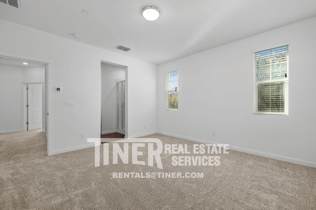 Building Photo - 220 Cinema St