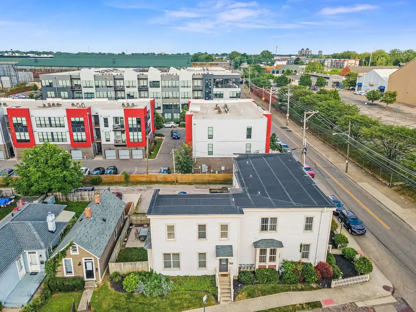 Building Photo - 950 N 6th St