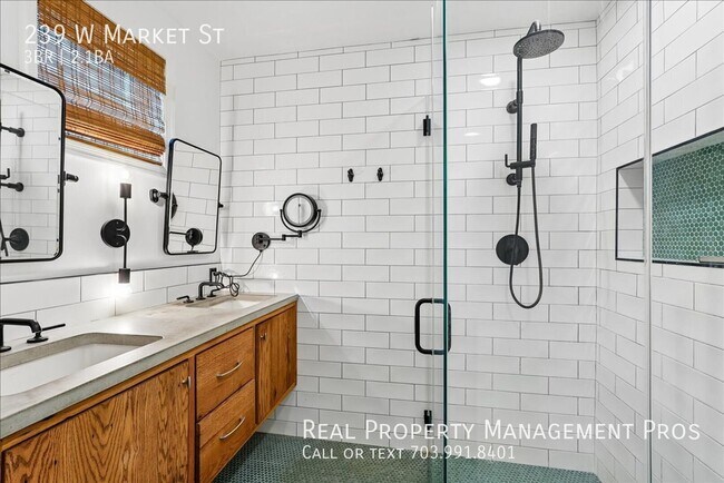 Building Photo - 239 W Market St-