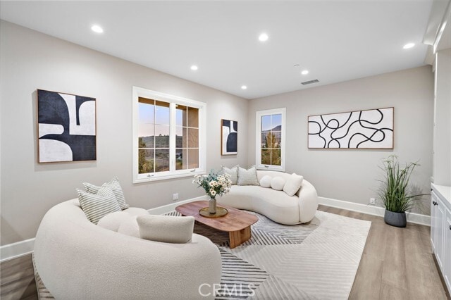Building Photo - 168 Bellini