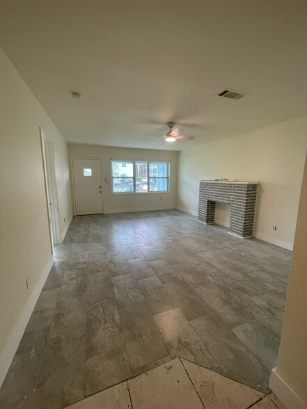 Building Photo - 2194 Ponce de Leon Cir