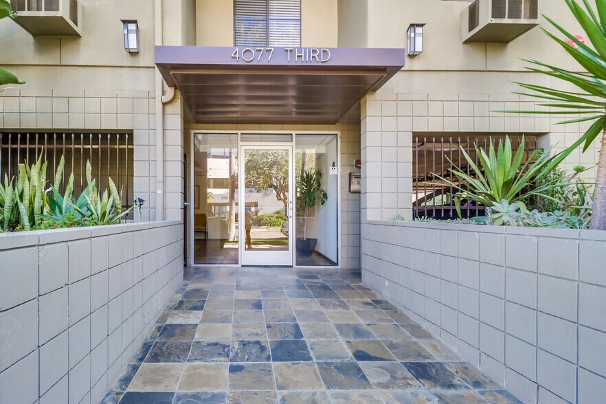 Building Photo - 4077 3rd Ave