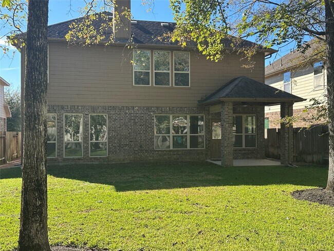 Building Photo - 2438 Garden Falls Dr