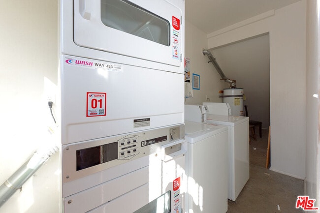 Building Photo - 3559 Sawtelle Blvd