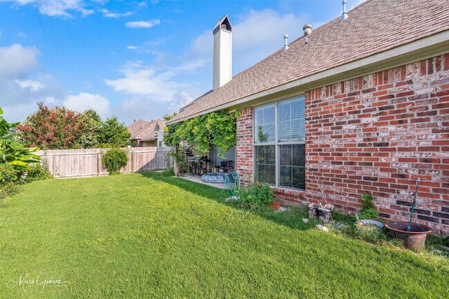 Building Photo - 244 Gloucester Dr