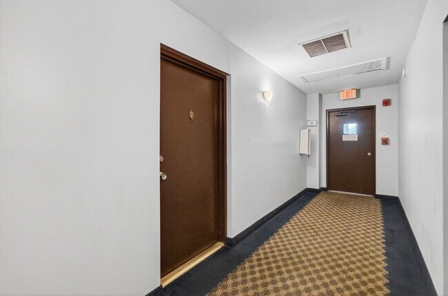 Building Photo - 480 NW 20th St