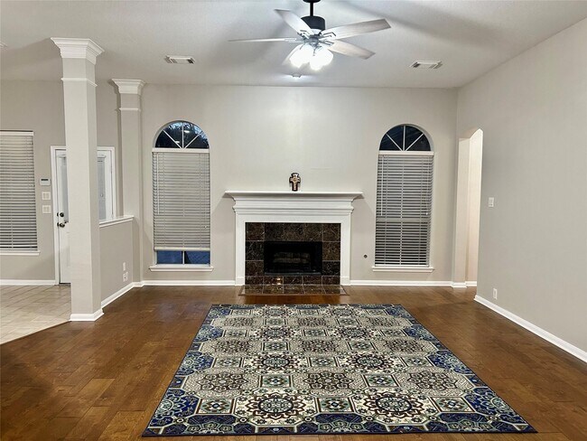Building Photo - 16807 Laguna Springs Dr
