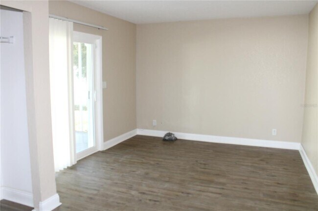 Building Photo - 8593 Lantana Dr