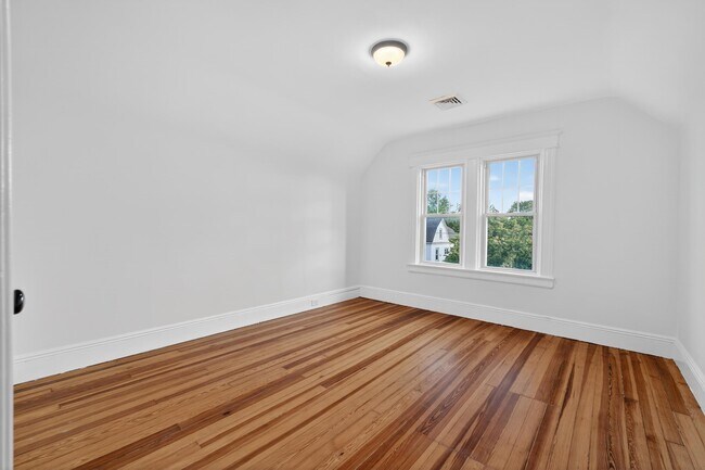 Building Photo - 42 Duer Pl