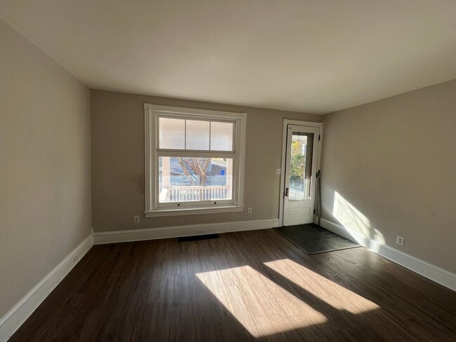 Building Photo - Available Now! 4BR in Bethlehem, PA