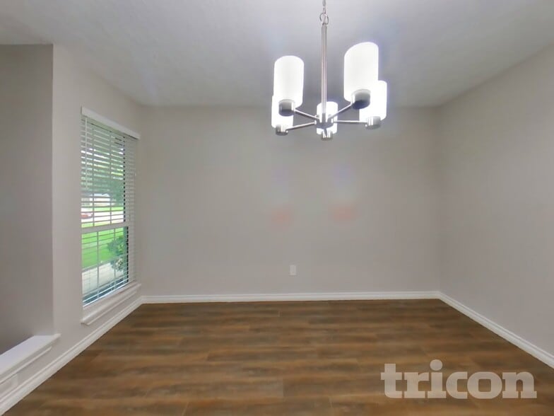 Building Photo - 15614 Fox Springs Dr