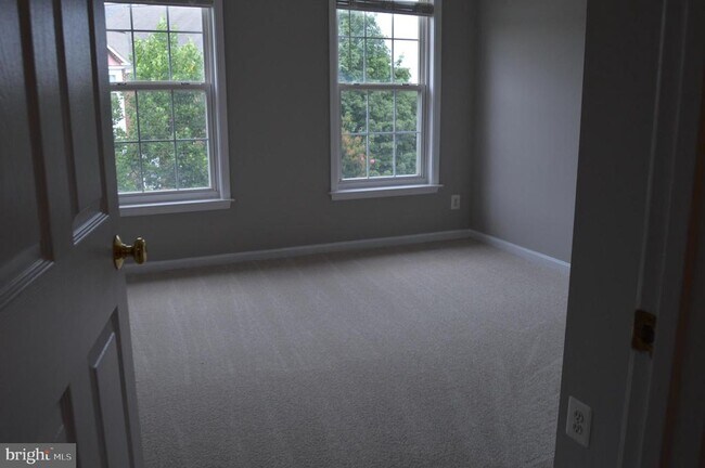 Building Photo - 4016 Timber Oak Trl