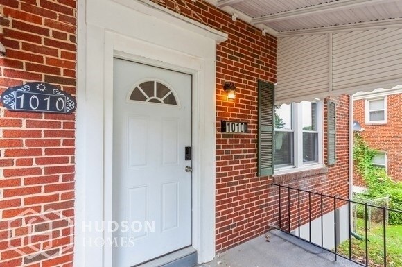 Building Photo - AVAILABLE NOW! - 1010 Dartmouth Rd, Baltim...
