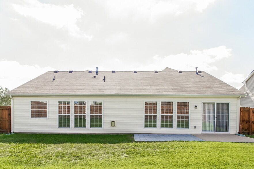 Building Photo - 1700 Kendall Cove Ln