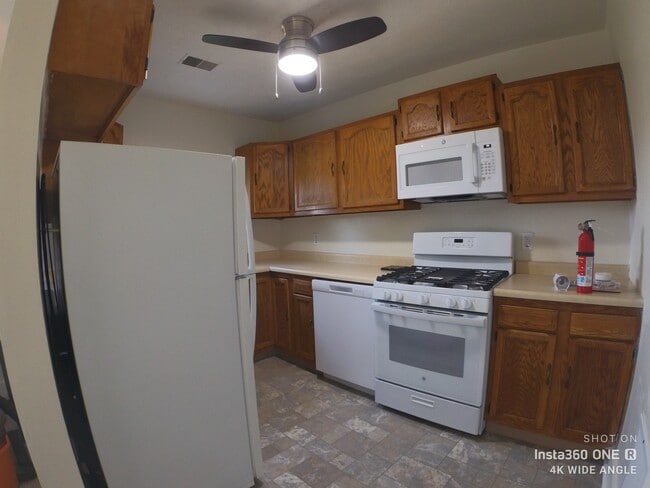 Kitchen - 3137 Josephine St