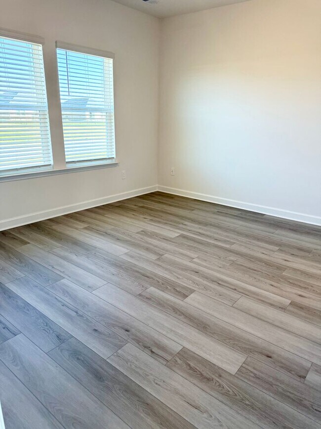 Building Photo - BRAND NEW! Beautiful 3 bedroom/2 bathroom home available now!