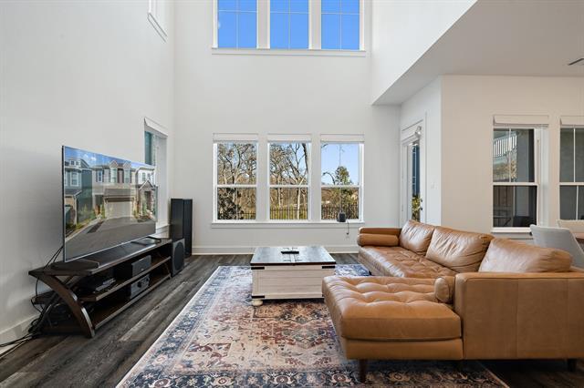 Building Photo - 2053 White Grove Dr