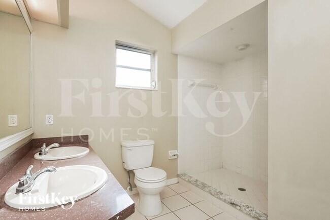 Building Photo - 8149 Anhinga Rd