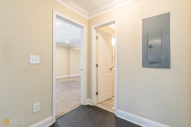 Building Photo - 1136 Wyland Dr SW