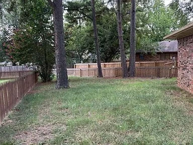 Building Photo - 9900 Andover Pl