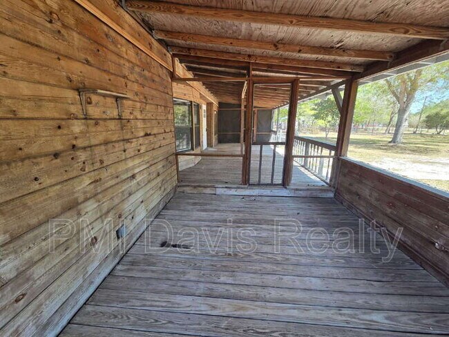 Building Photo - 2288 Amarylis Ave