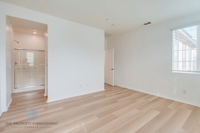 Building Photo - Beautifully Upgraded 2019-Built 4 Beds 3.5 Baths 2109 Sqft Home in Eastvale!