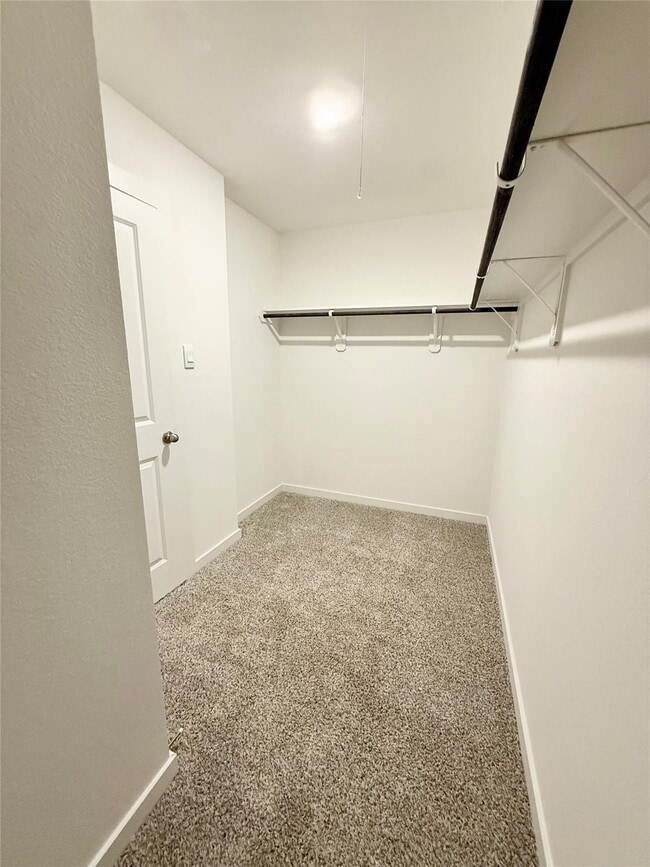 Building Photo - 30751 Wicklow Gdns Dr