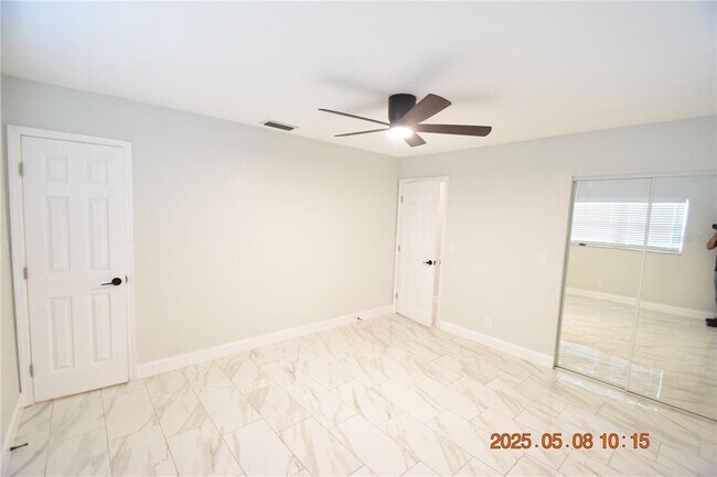 Building Photo - 1019 Spindle Palm Way