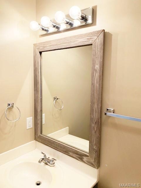 Building Photo - 8753 Jamac Ln