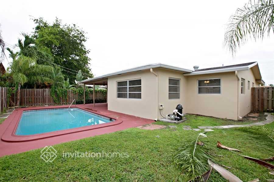 Building Photo - 8407 NW 26th St