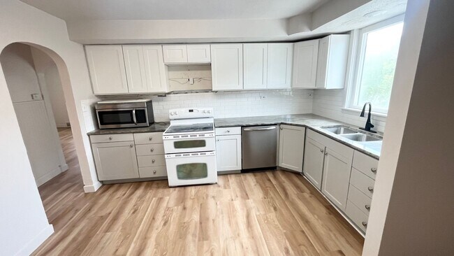 Building Photo - 2396 S 300 E