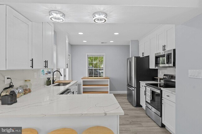 Building Photo - 6117 Blue Whale Ct