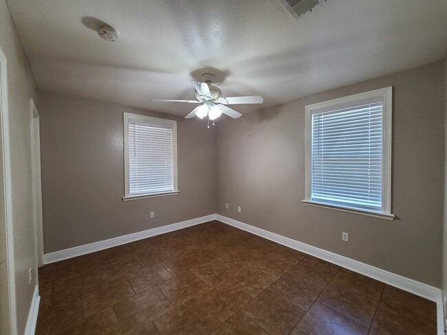 Building Photo - 3100 Ivy Pl