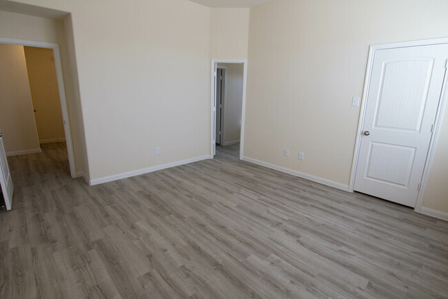 Building Photo - 4163 Silver Ranch Rd