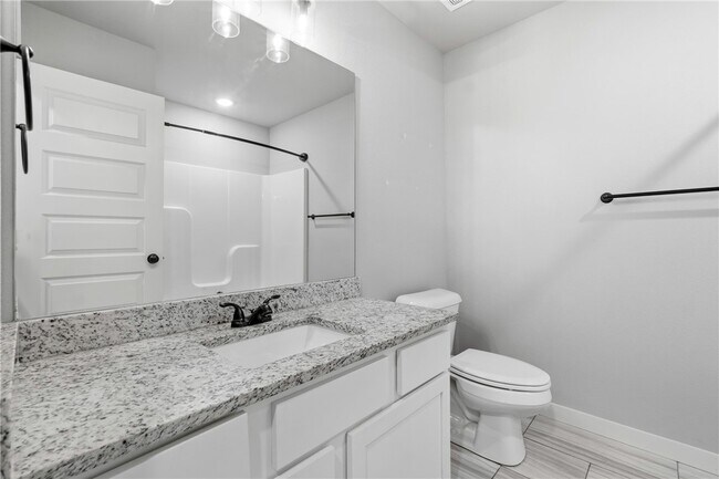 Building Photo - 14 Drew Ln