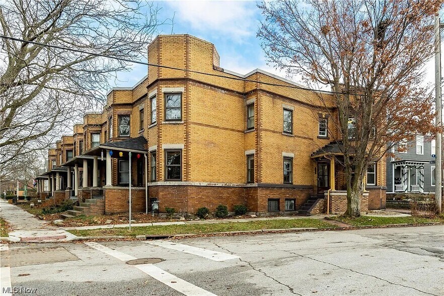 Building Photo - 1773 W 47th St