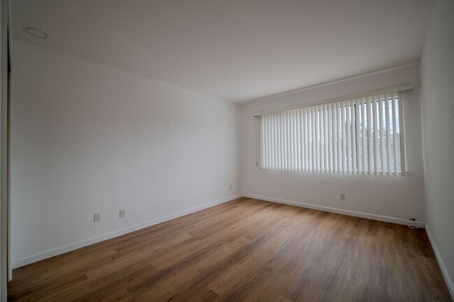 Building Photo - Fountain Valley Family home