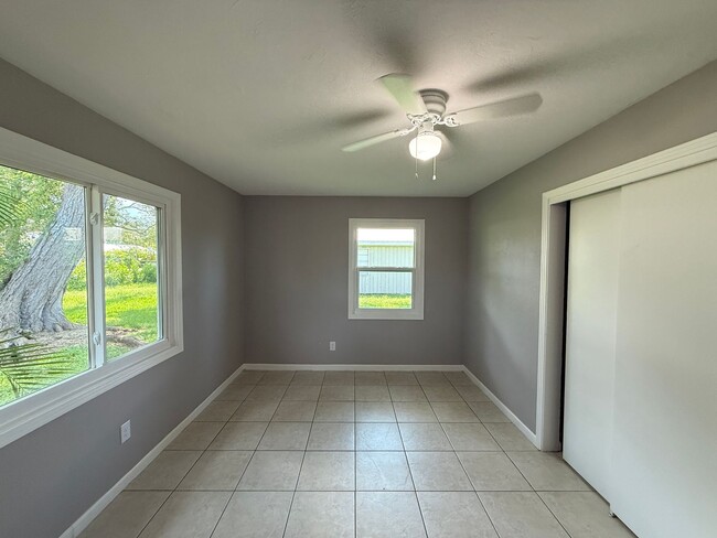 Building Photo - 3 Bedroom 2 Bath Single Family Home