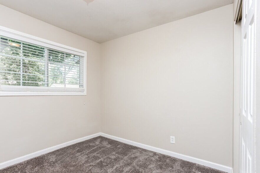 Building Photo - 810 Babler Dr