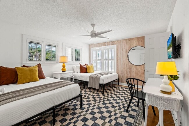 Building Photo - 2900 Ocean Dr S