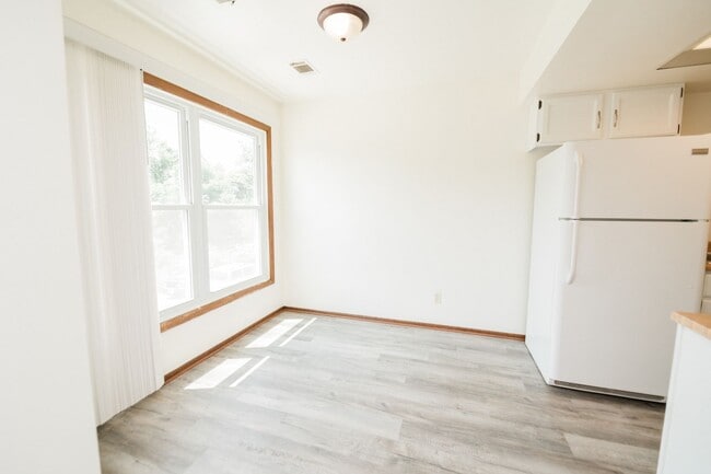 Building Photo - 3320 Randolph Pl