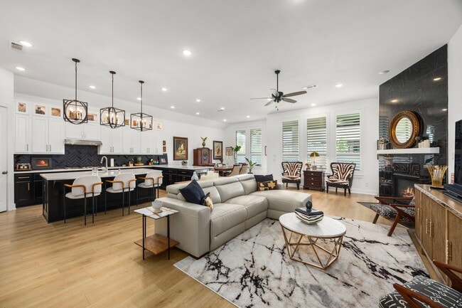 Building Photo - 17910 McClary Cardinal Dr