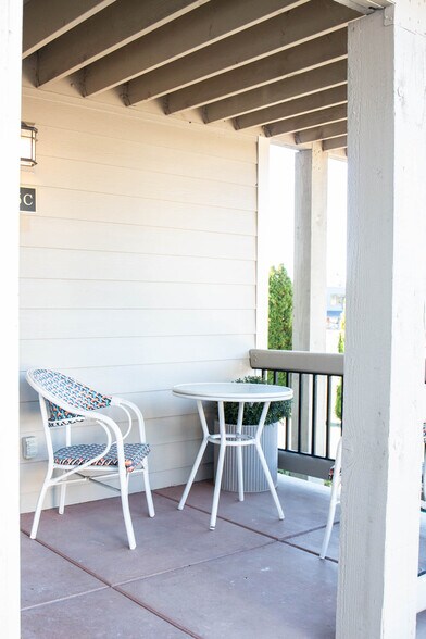 Building Photo - 325 C St