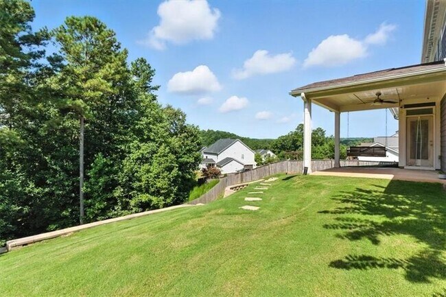 Building Photo - 2121 Harmony Dr