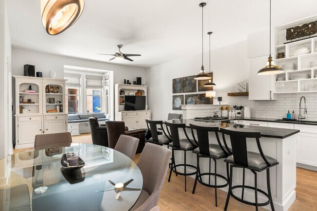 Building Photo - 1408 Pleasant St